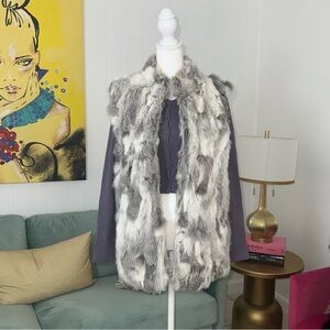 Corty Bennett White Grey 100% Rabbit Fur Vest. Size Medium.